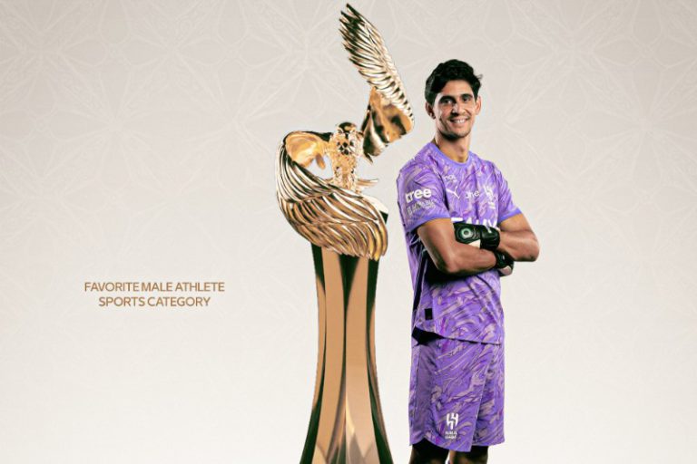 بونو يتوَّج بجائزة جديدة في السعودية قبل نهائي كأس إفريقيا