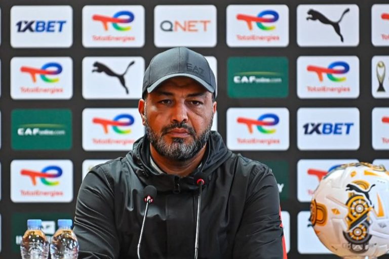 رسالة غامضة من مدرب نهضة بركان تثير التساؤلات