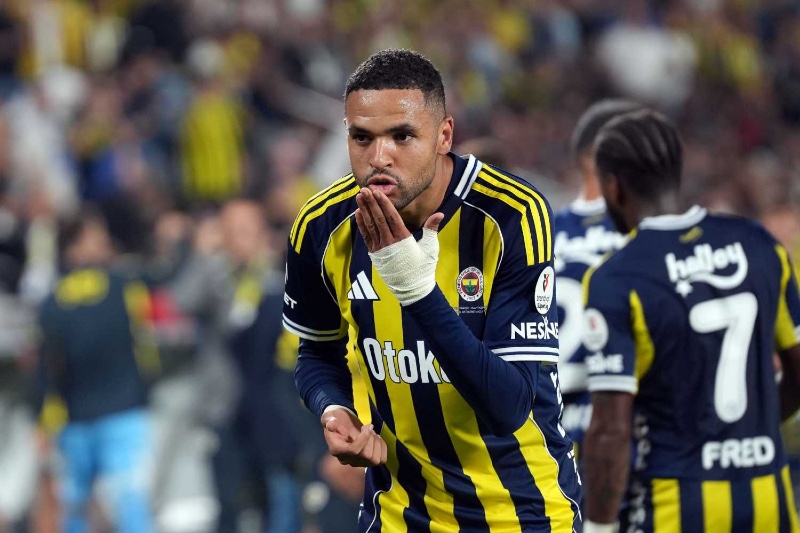 الدولي المغربي يوسف النصيري يشعل صراع الكالتشيو