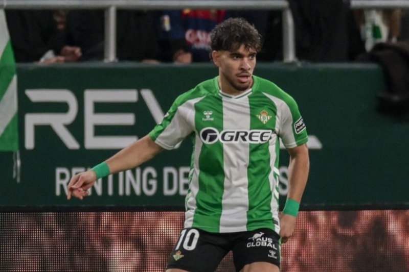 الزلزولي يخطف الأضواء رغم خروج بيتيس خاسراً