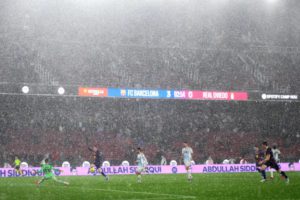 الأمطار تفضح هشاشة وعدم جاهزية "الكامب نو" رغم التجديد