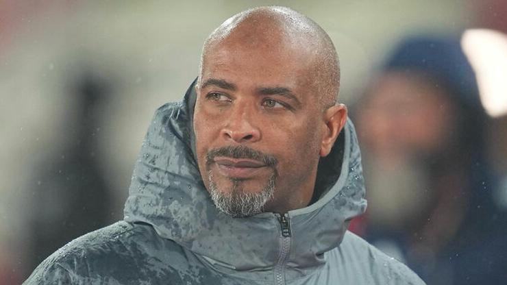 منتخبات إفريقية تلاحق مدرب نيجيريا عقب تألقه في كأس أمم إفريقيا