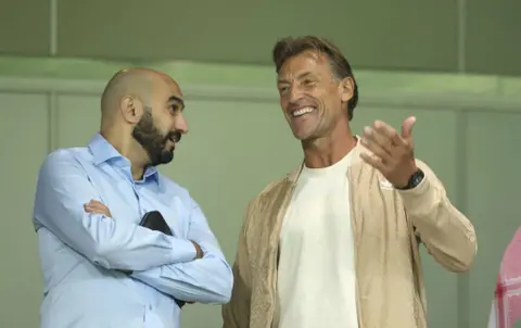 رسالة صادمة من رونار لمنتقدي الركراكي