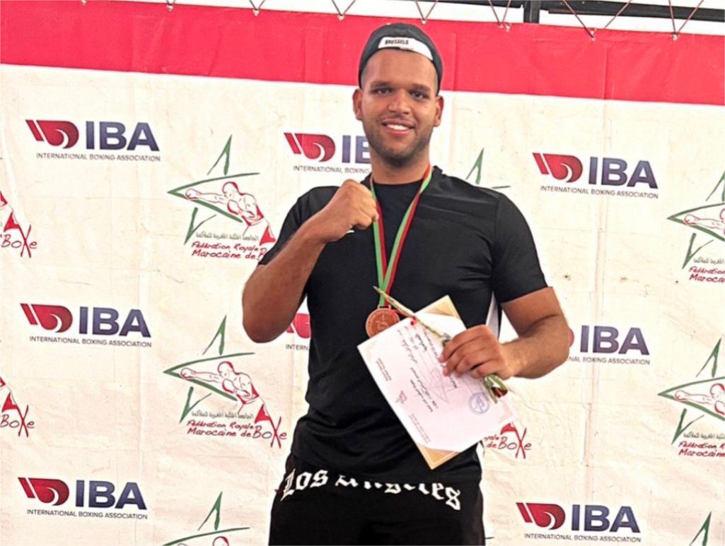 إلياس شكيرش… بطل عالمي يصدم جامعة الملاكمة المغربية