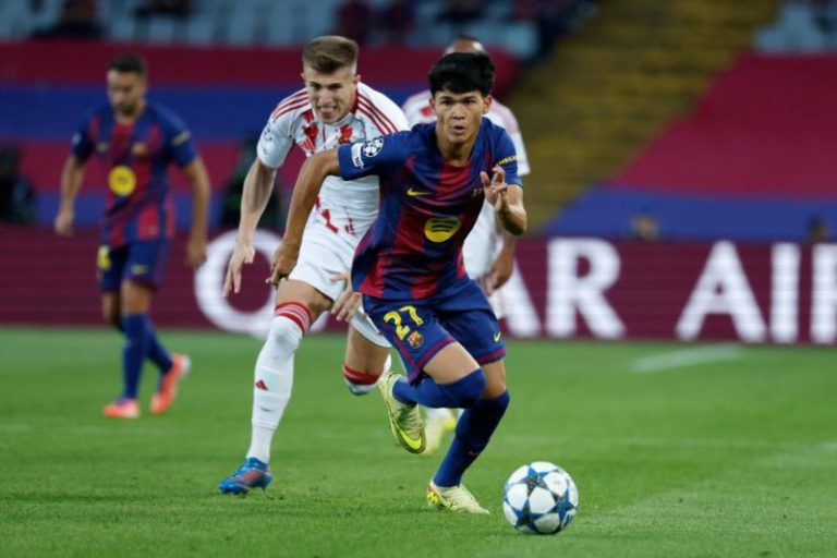 رسميا.. باريس سان جيرمان يعلن صفقة درو فرنانديز نجم برشلونة