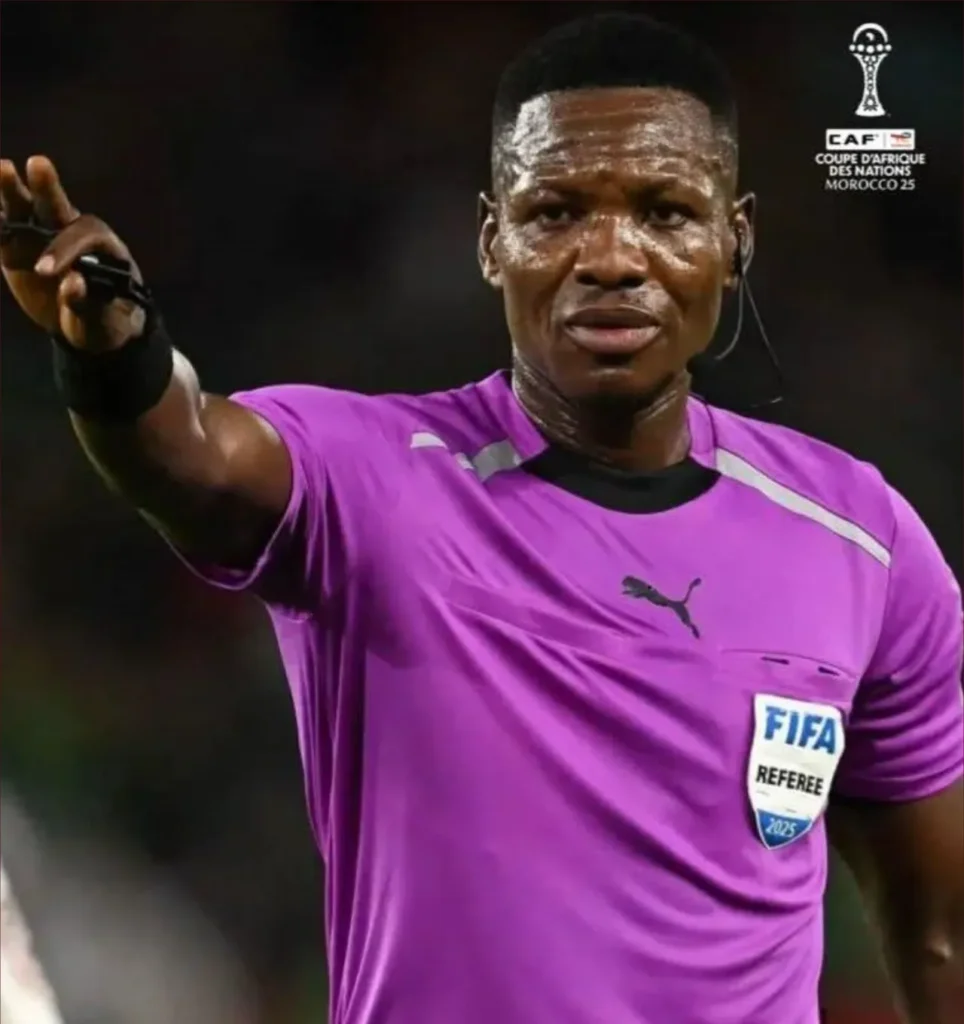الكاف يعلن طاقم تحكيم مواجهة المغرب ونيجيريا في نصف نهائي “الكان”