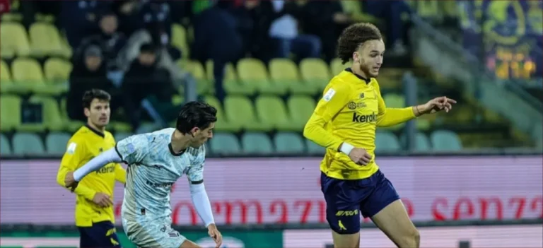 يانيس ماسولين