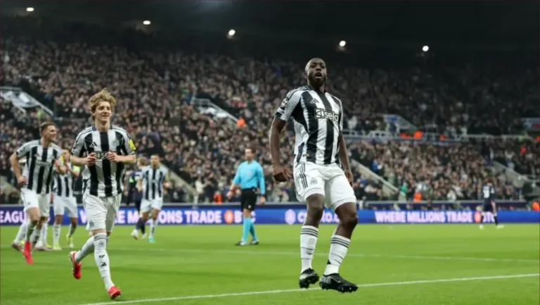 نيوكاسل يشعل الصراع على ثمن نهائي الأبطال بفوز ساحق على آيندهوفن
