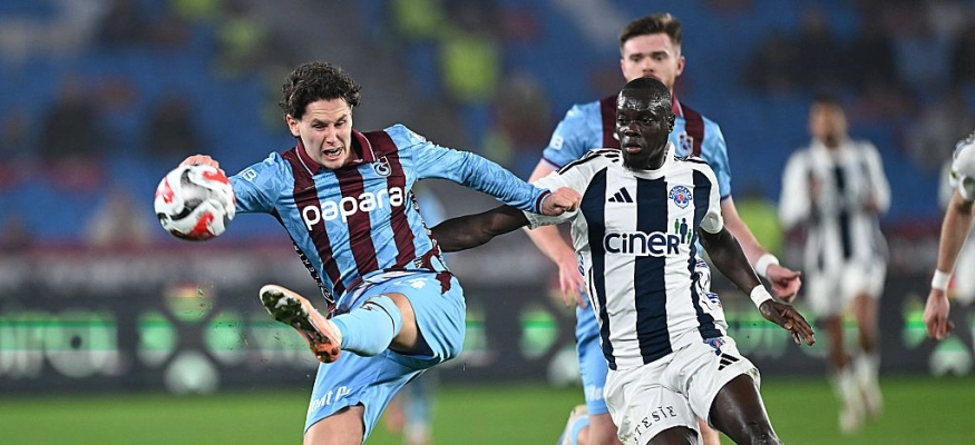 شاهد .. جدل واسع بعد أسرع حالة طرد في الدوري التركي