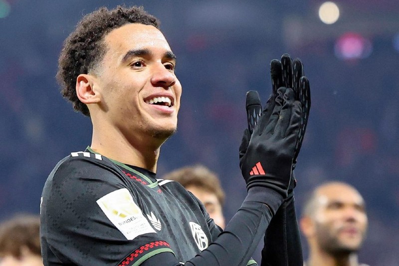 كومباني يكشف خطة عودة موسيالا ويترك باب المشاركة مفتوحًا في دوري الأبطال