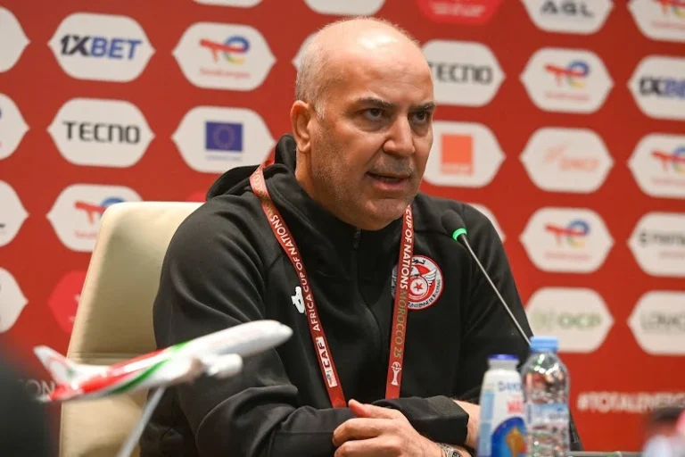 مدرب تونس يطالب بمعاملته مثل الركراكي !