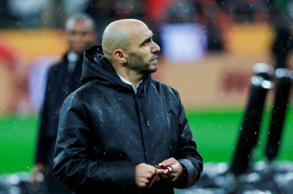 انقسام جماهيري حول مستقبل وليد الركراكي مع المتتخب المغربي