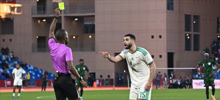 نيجيريا إلى نصف النهائي والإعلام الجزائري يحمّل التحكيم المسؤولية