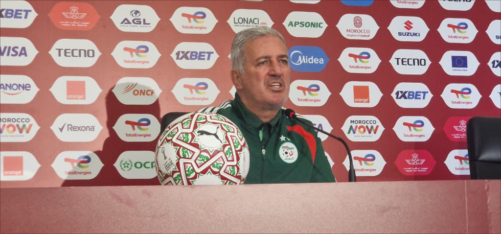 مدرب الجزائر: يشيد بتنظيم كأس أمم إفريقيا بالمغرب قبل مواجهة الكونغو