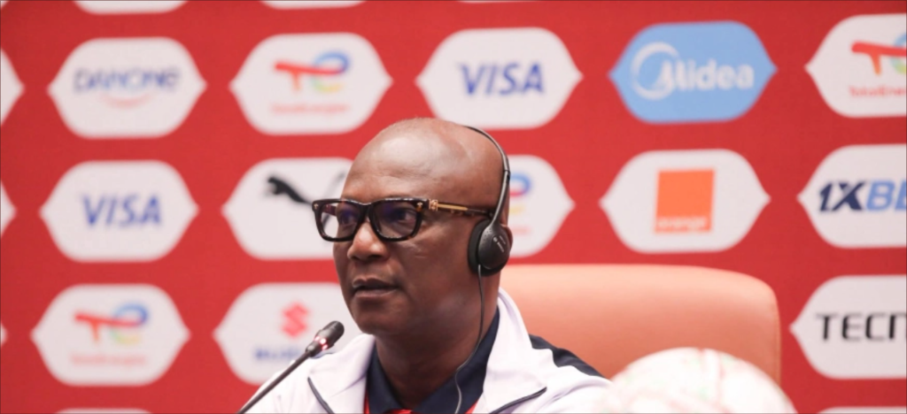 كواسي أبياه يتحدى السنغال ويكشف قصة إنسانية مؤثرة قبل ثمن النهائي