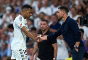 ألونسو يكشف موقف مبابي قبل مواجهة ريال بيتيس