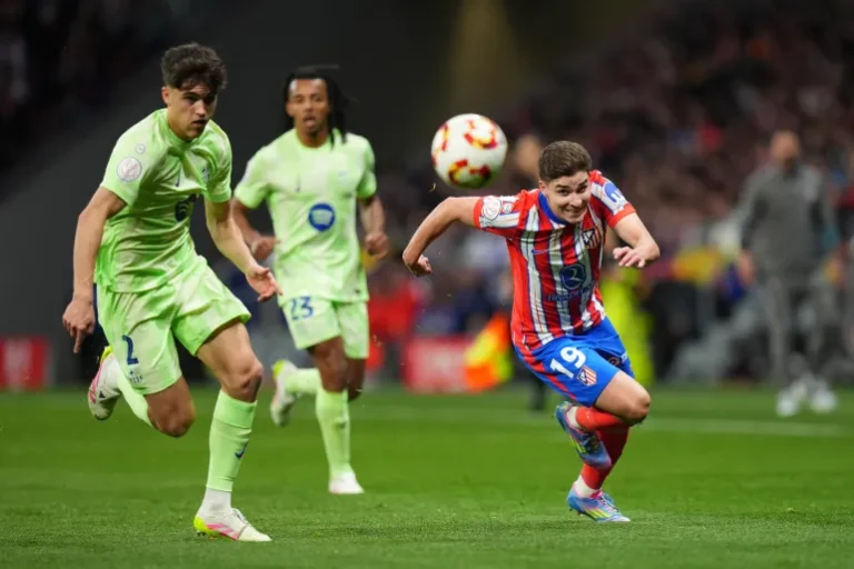 موعد مباراة برشلونة واتلتكو مدريد والقنوات الناقلة