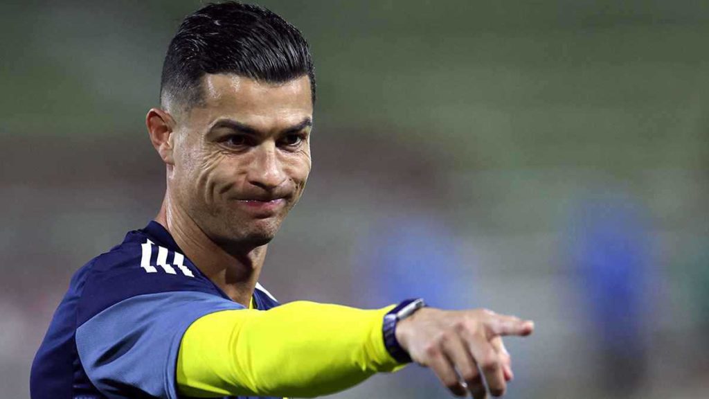 كريستيانو رونالدو يستحوذ على 25% من حصة نادٍ إسباني