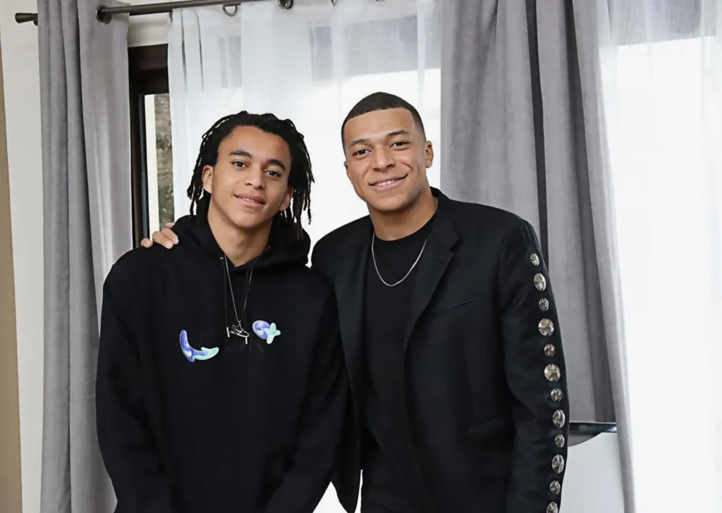 إيثان مبابي وكيليان مبابي