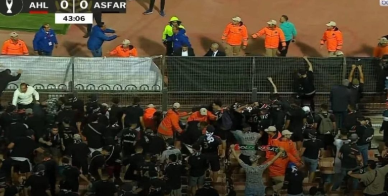 لاعبو وجماهير الجيش الملكي يتعرضون لاعتداءات ومضايقات خلال مواجهة الأهلي