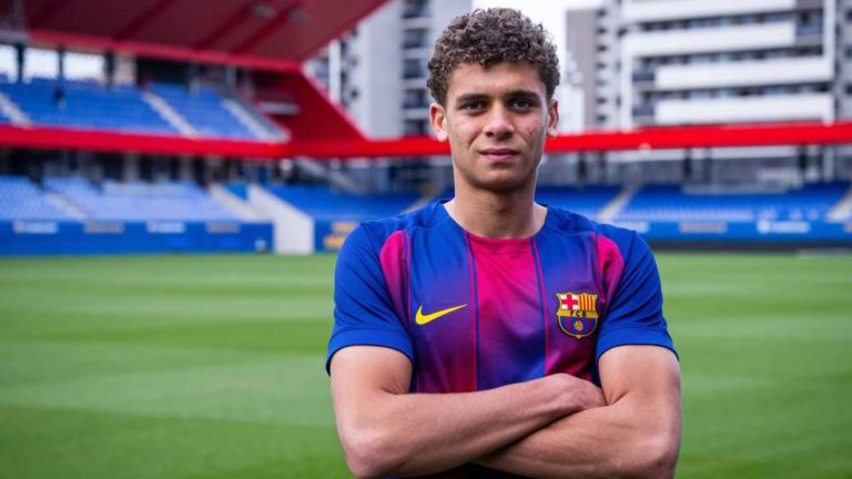 موهبة الأهلي المصرية تحط الرحال في برشلونة