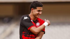 أيمن الوافي يبرز دور الأنصار في انتصار الوداد الإفريقي