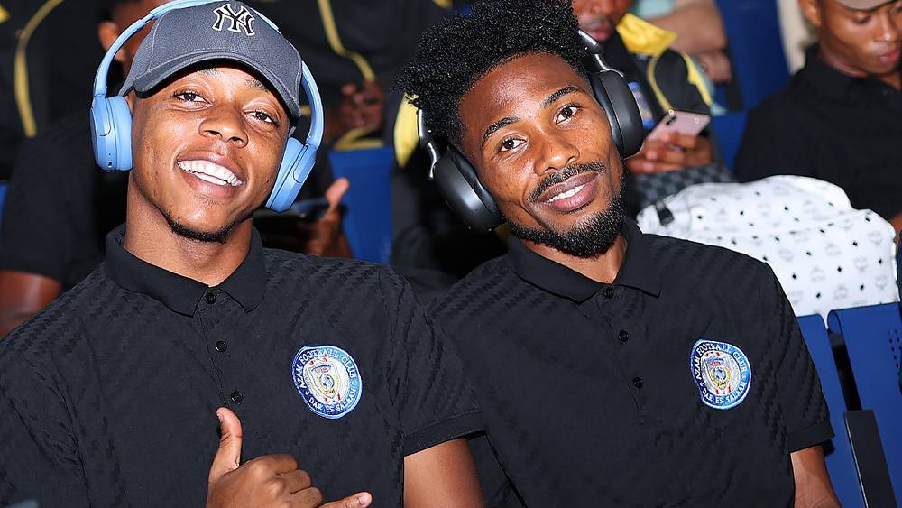 عزام يشد الرحال إلى الدار البيضاء لمواجهة الوداد في الكونفدرالية