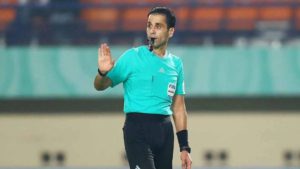 الكشف عن الطاقم التحكيمي لمباراة نهضة بركان وريفر يونايتد