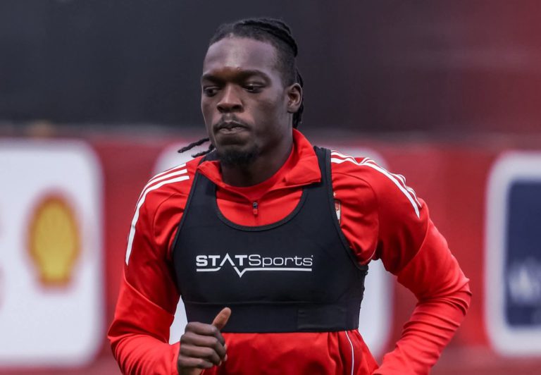 وجوه شابة تبرز في أول حصة تدريبية للأهلي قبل مواجهة الجزائر