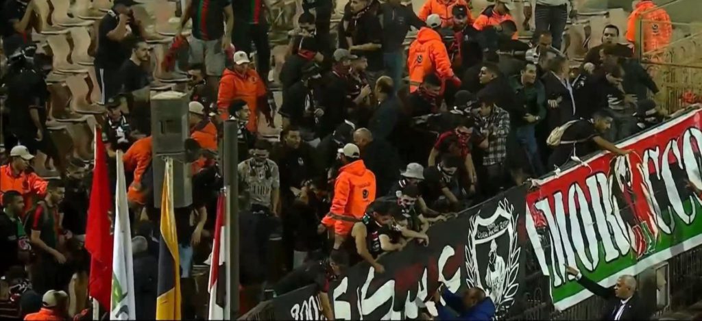 الجيش الملكي يندد بسلوك جماهير الأهلي ويرسل شكوى رسمية للكاف