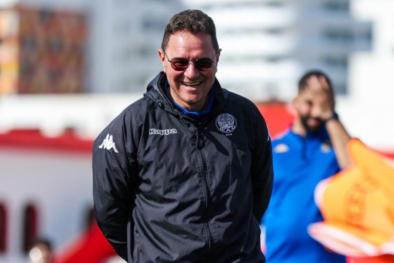 بنهاشم يشيد بروح لاعبي الوداد الرياضي بعد التأهل متصدرًا