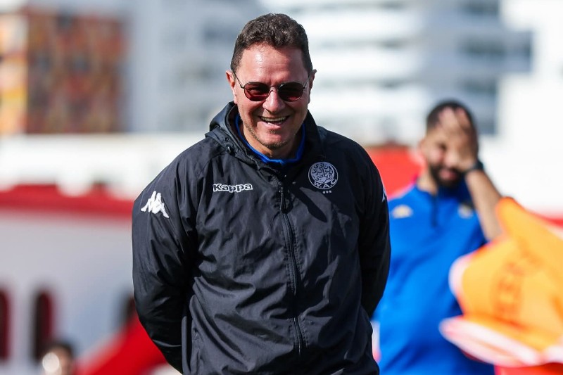 بنهاشم يشيد بروح لاعبي الوداد الرياضي بعد التأهل متصدرًا