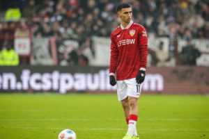 مرحلة صعبة لبلال الخنوس مع شتوتغارت رغم ثقة المدرب هونيس