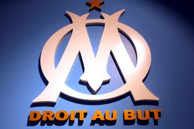 مارسيليا يتدارك خطأ خريطة المغرب ويحذف أقمصته المثيرة للجدل