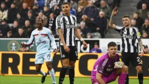 برينتفورد يقلب الطاولة على نيوكاسل بهدف قاتل في الدوري الإنجليزي