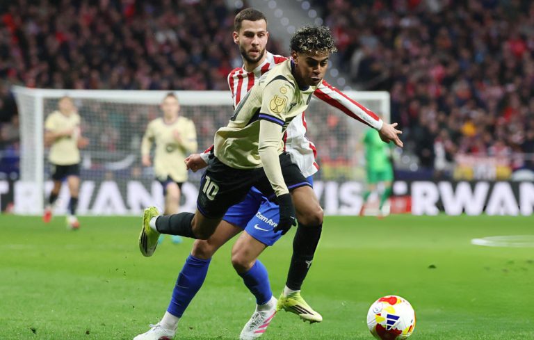 جدل تحكيمي يشعل مواجهة برشلونة وأتلتيكو