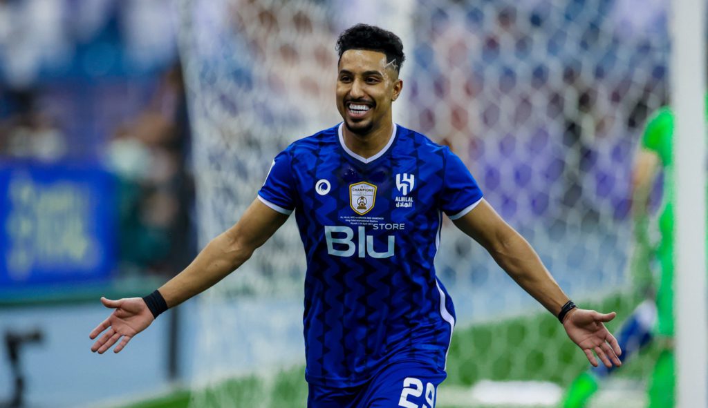 قائد الهلال يحطم الأرقام ويقترب من إنجاز أسطوري