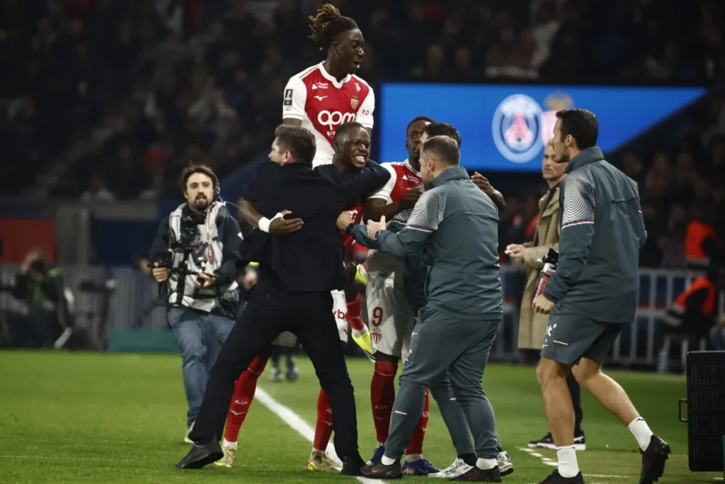 موناكو يهزم سان جيرمان بثلاثية موجعة قبل قمة دوري الأبطال