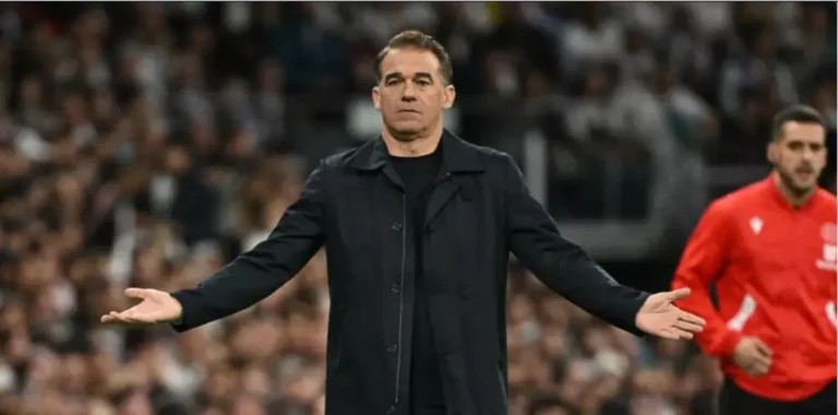 إشبيلية يكشف مدربه الجديد للهروب من شبح الهبوط