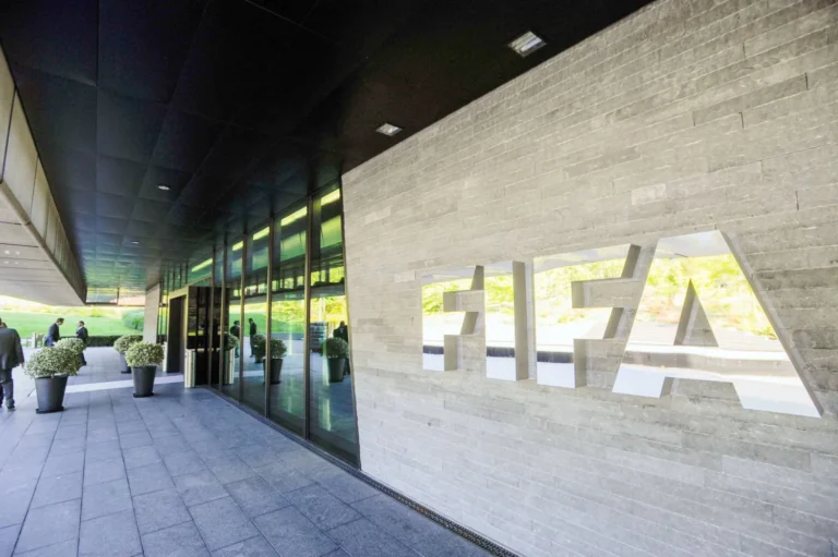 الفيفا تفتح تحقيقاً في فضيحة مالية تهز الاتحاد الكونغولي