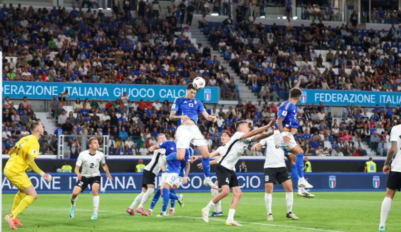 إيطاليا تحسمها بثنائية وتبلغ نهائي الملحق الأوروبي للمونديال