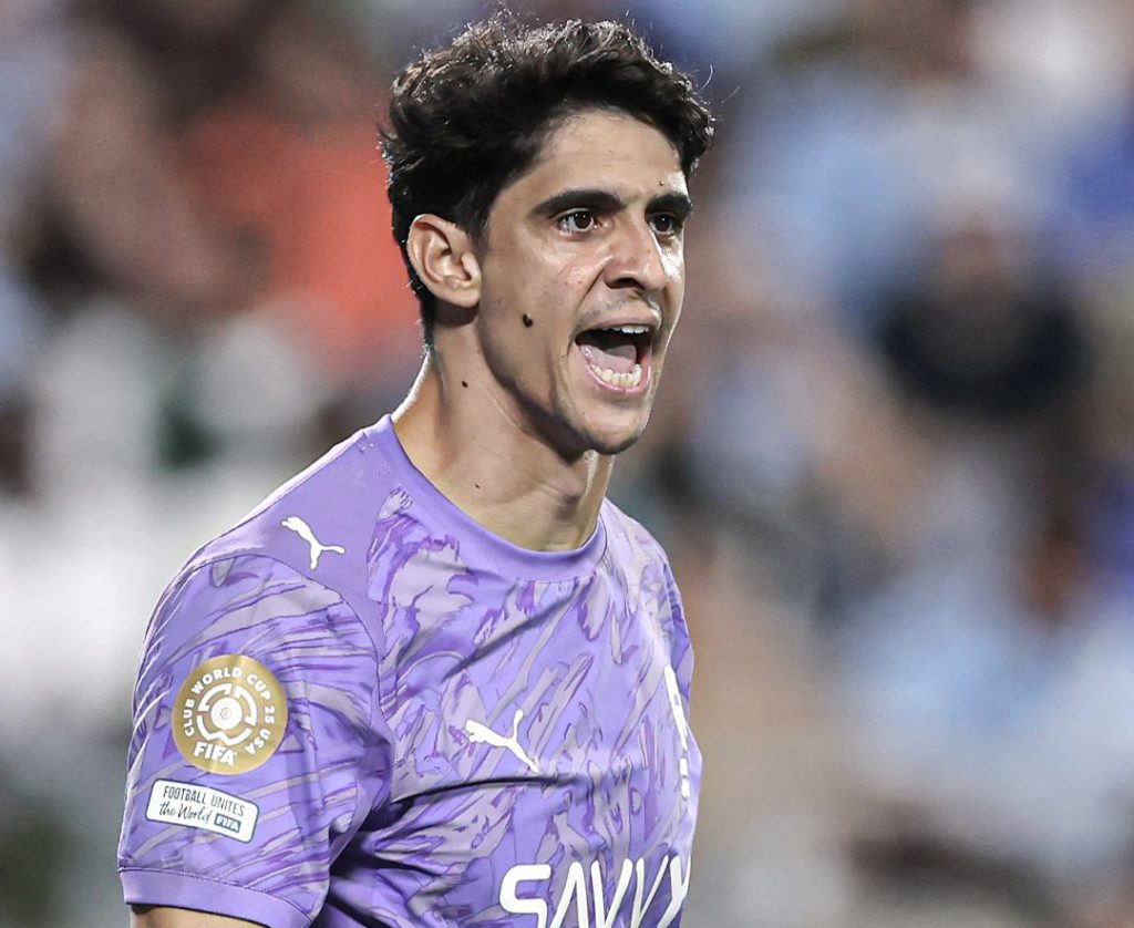 بونو يفجر مفاجأة من العيار الثقيل حول وجهته المحتملة المقبلة