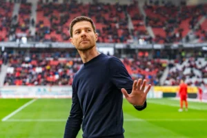 الإسباني ألونسو يضع شرطا صارما قبل تدريب ليفربول