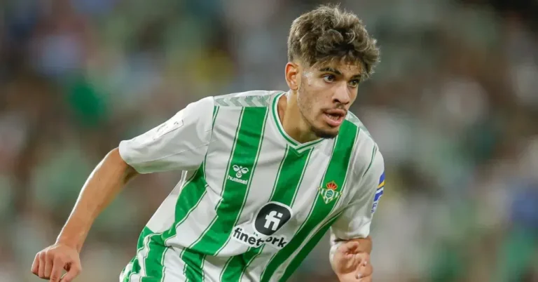 عرض مغري من الدوري الإنجليزي لعبد الصمد الزلزولي