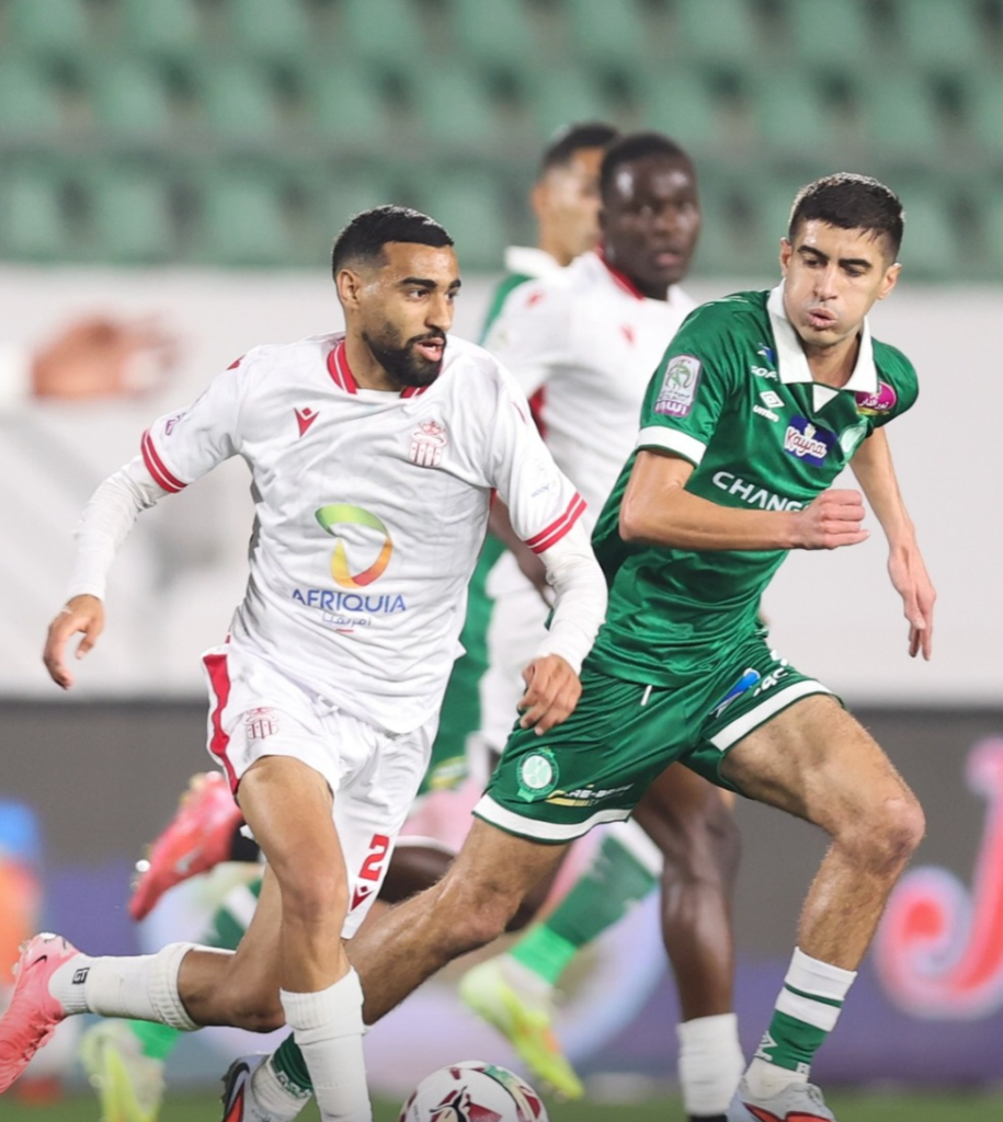 الرجاء الرياضي يعود بفوز ثمين أمام حسنية أكادير في البطولة الإحترافية