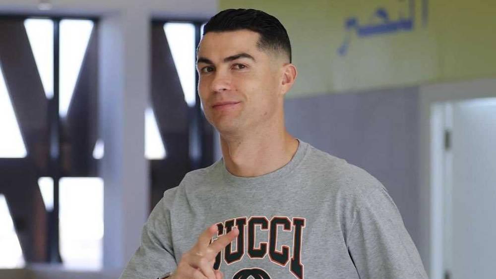 سبع ساعات في الجو.. تفاصيل مغادرة طائرة رونالدو إلى مدريد