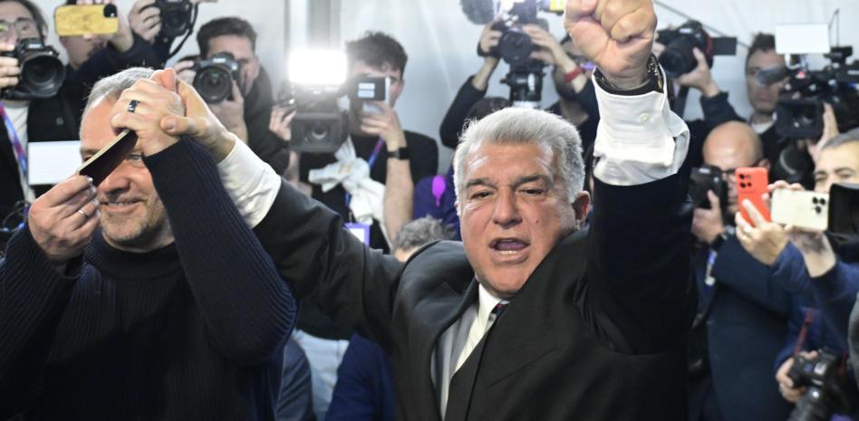 خوان لابورتا رئيسا لنادي برشلونة لولاية جديدة