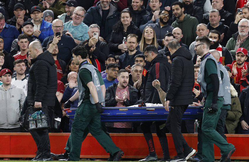 بتر جزء من أصبعه.. نجم غلطة سراي يتعرض لإصابة مروعة