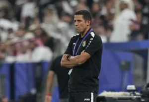 كيف ضيّع الوداد عودة عموتة واختار كارتيرون ؟