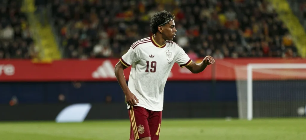 غرفة ملابس إسبانيا تنقسم حول نجم برشلونة